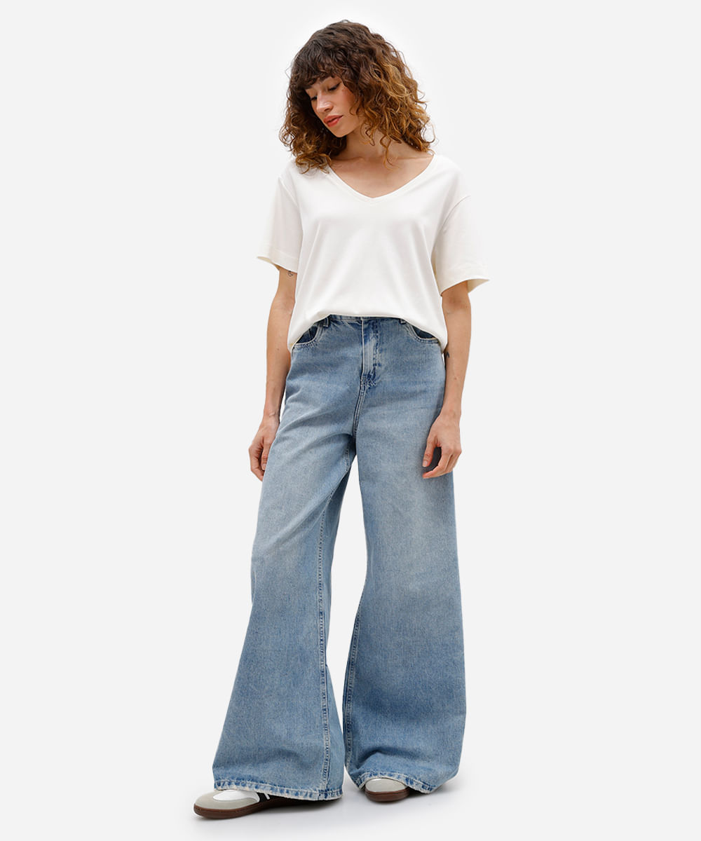 camiseta feminina de algodão peruano básica decote v off white