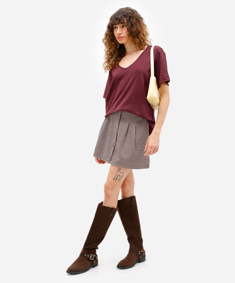 camiseta feminina de algodão peruano básica decote v vinho
