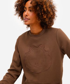 blusão feminino de moletom felpado com bordado garfield marrom