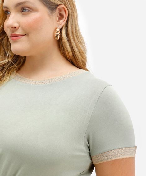 blusa de viscose manga curta quadriculada plus size verde