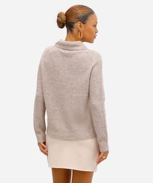 suéter feminino de tricot com gola manga longa bege