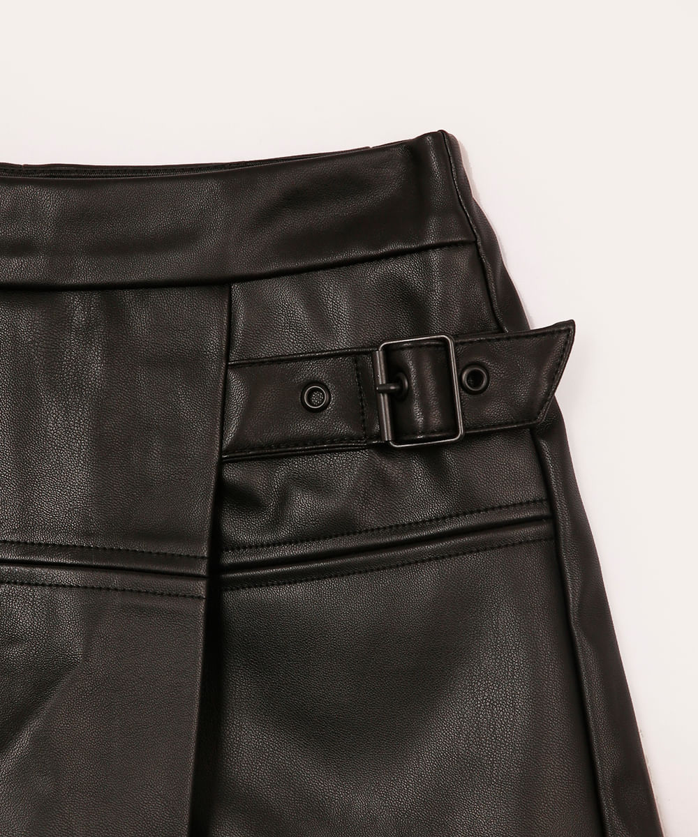 short saia de poliuretano infantil com fivela preto
