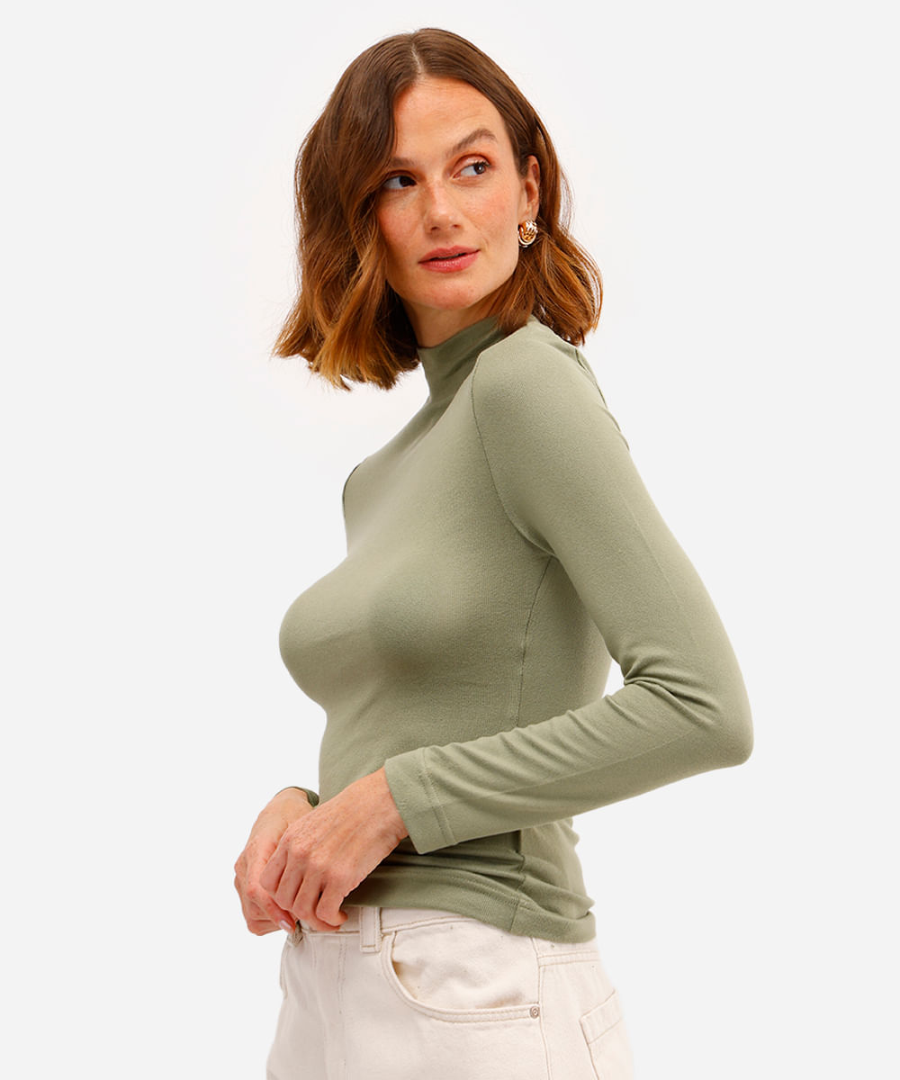 blusa básica alongada gola alta preto - verde mate