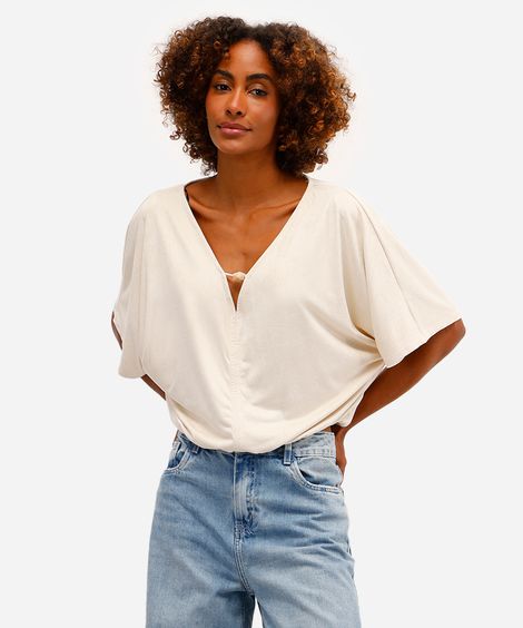 blusa feminina de suede decote v com aviamento bege