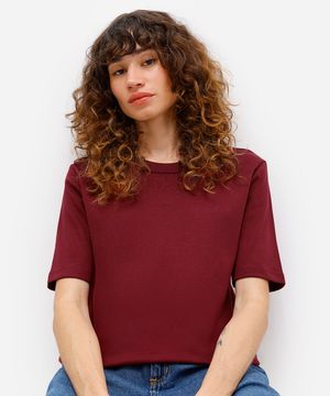 camiseta básica feminina de algodão peruano manga curta vinho