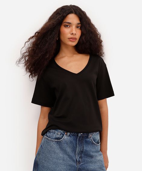 camiseta feminina de algodão peruano básica decote v preta