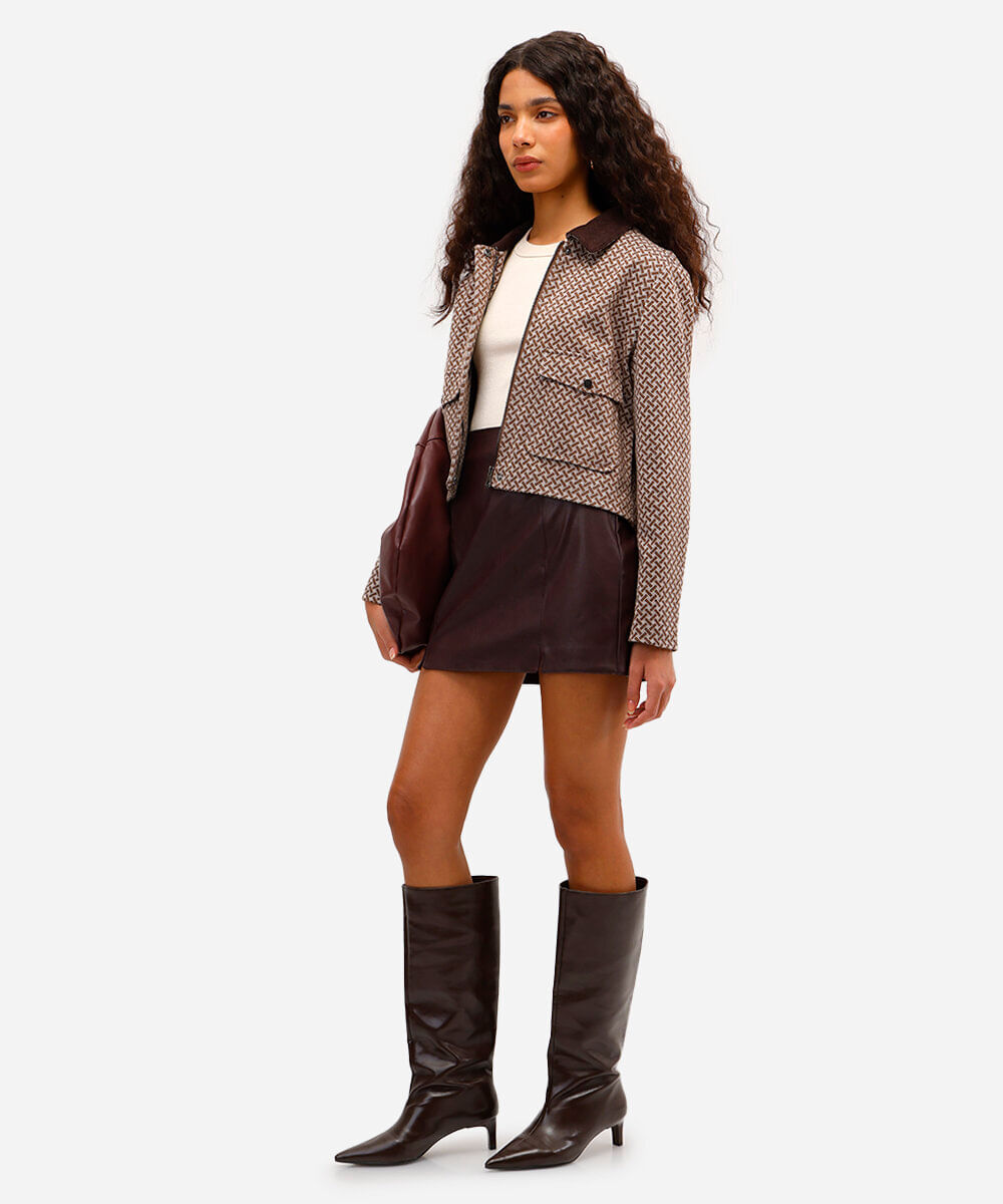 minissaia feminina de poliuretano com fendas vinho