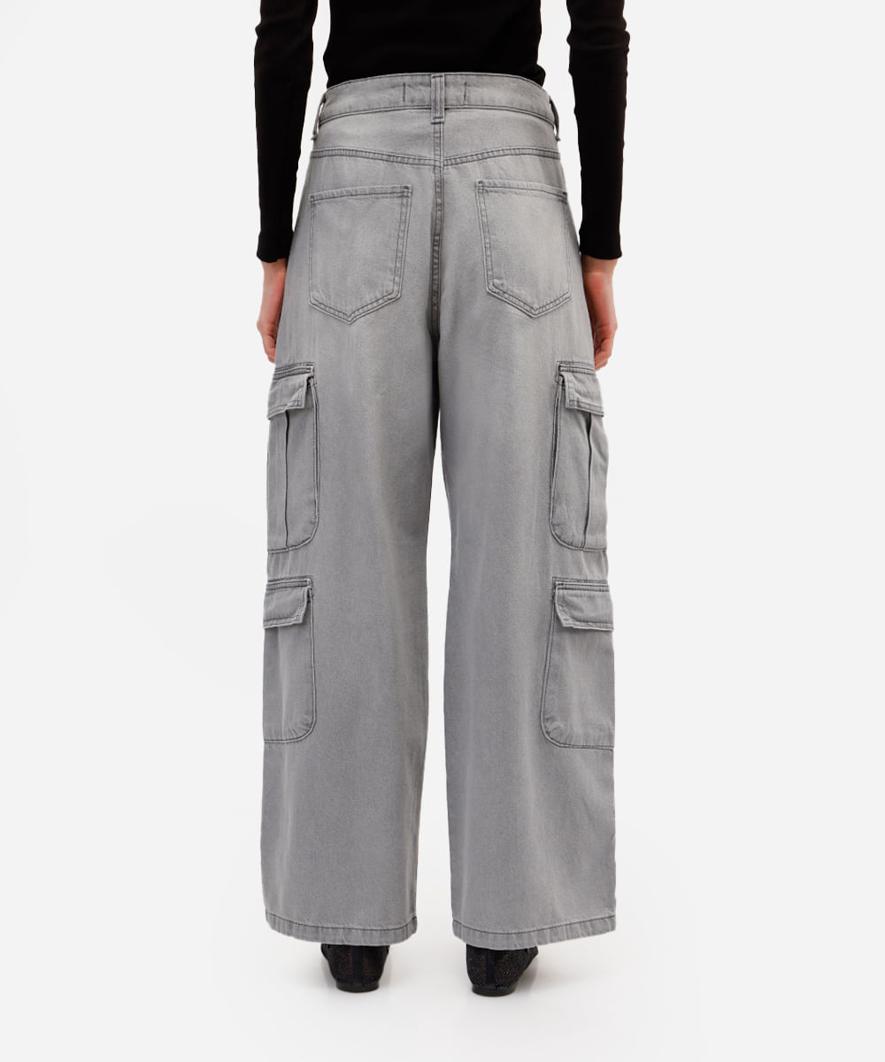 calça skater feminina jeans com bolsos cargo cinza