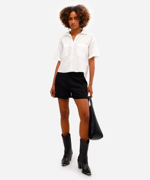 short feminino de alfaiataria com linho preto