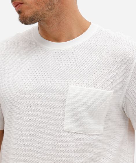 camiseta masculina com bolso texturizada off white