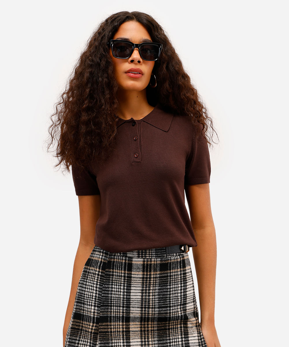 polo feminina de tricot manga curta marrom