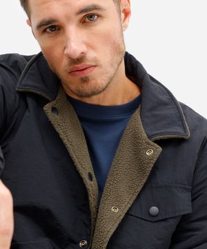 jaqueta masculina dupla face com sherpa preta