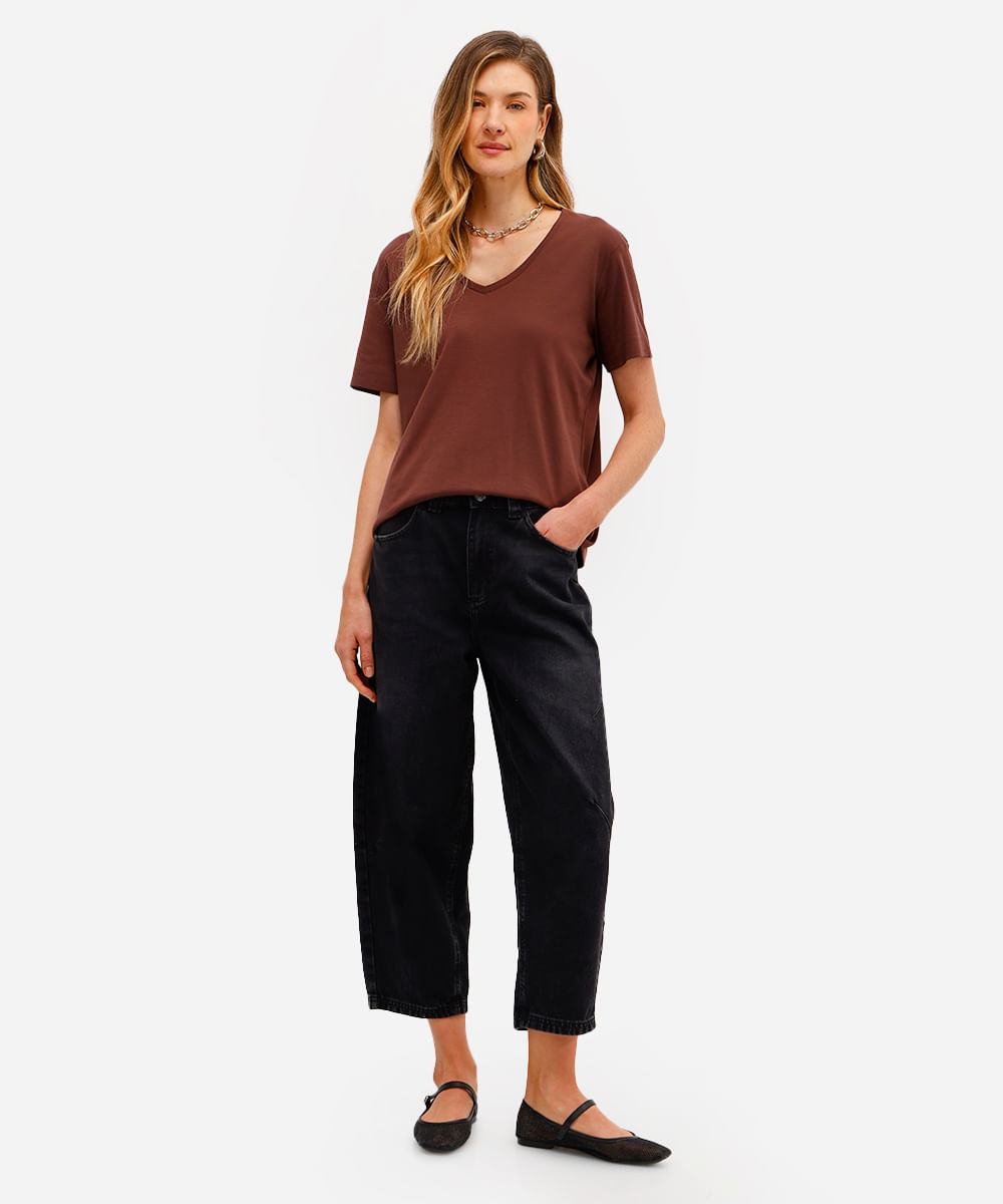 camiseta feminina de algodão peruano básica decote v marrom