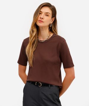camiseta básica feminina de algodão peruano manga curta marrom
