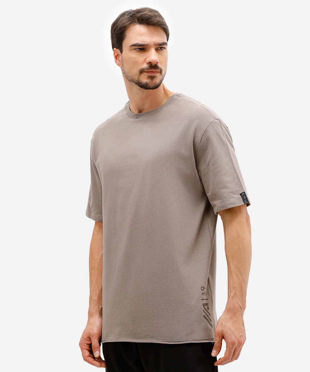 camiseta masculina esportiva ace de moletinho oversized marrom