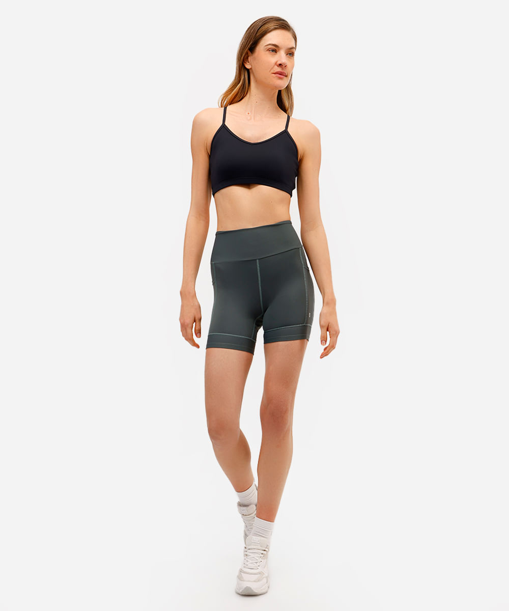 bermuda feminina esportiva com bolsos verde