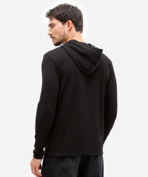 camiseta básica masculina com capuz texturizada preta