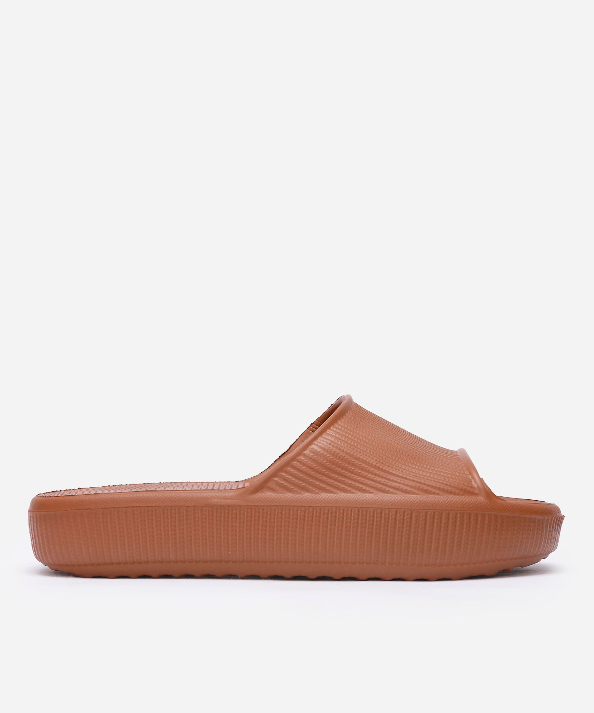 chinelo slide texturizado marrom