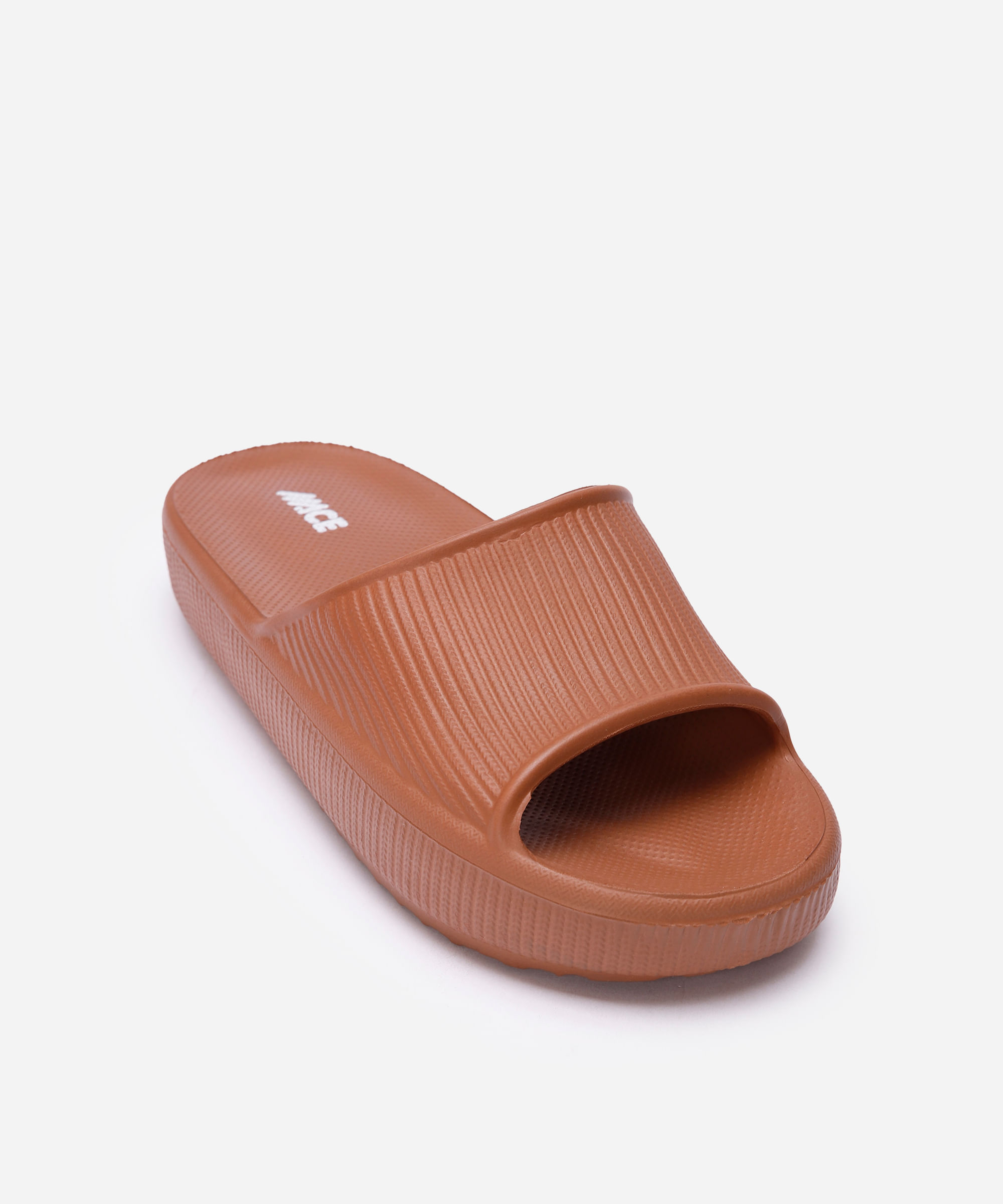 chinelo slide texturizado marrom