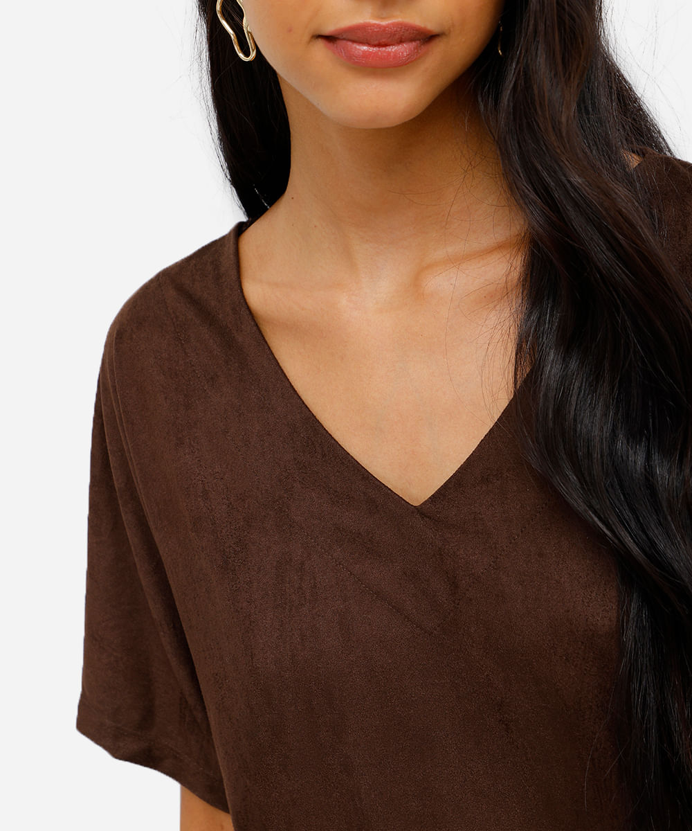 blusa feminina de suede decote v marrom