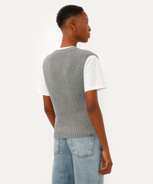 colete de tricot decote v cinza