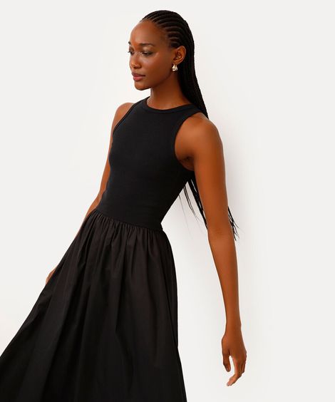 vestido midi canelado saia volumosa - preto