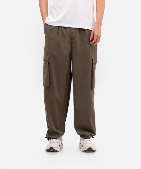 calça parachute masculina com bolsos cargo verde