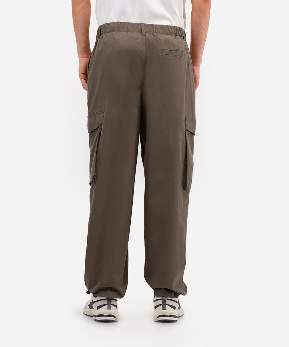 calça parachute masculina com bolsos cargo verde