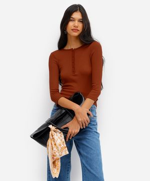 blusa feminina de viscose manga longa canelada marrom