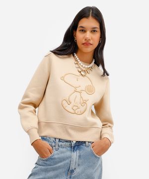 blusão feminino de moletom felpado com bordado snoopy bege
