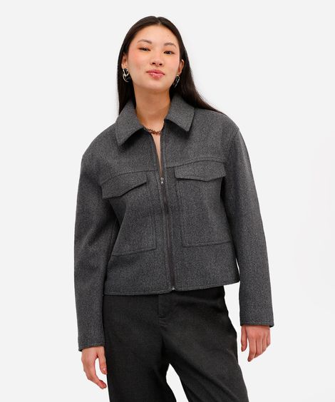 jaqueta feminina com bolsos texturizada cinza