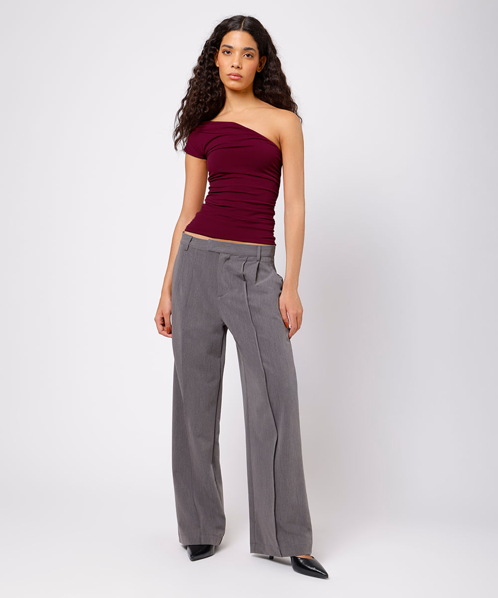 blusa ombro único feminina com franzido mindset vinho