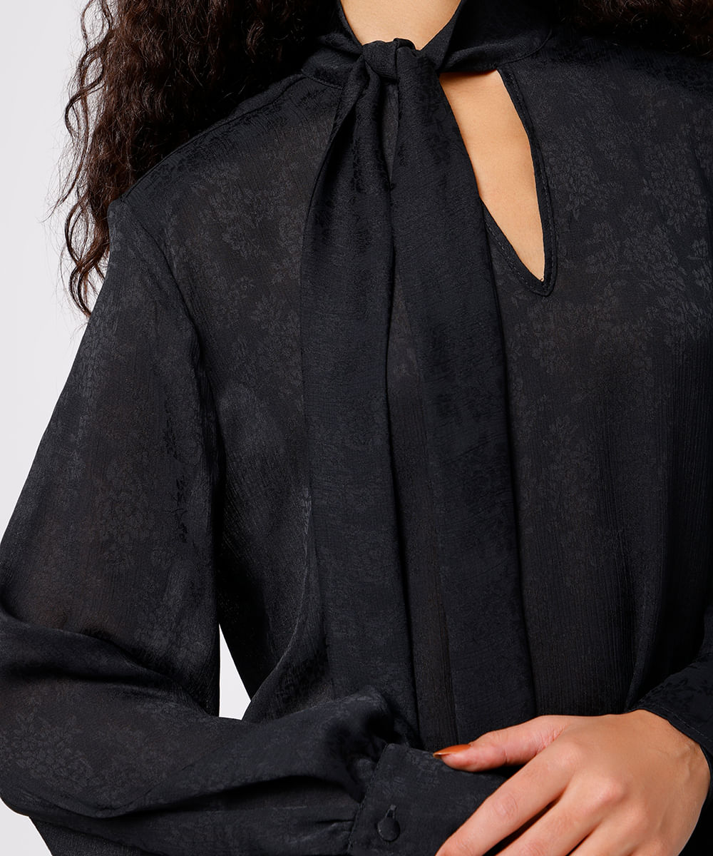 blusa feminina floral texturizada gola laço mindset preta