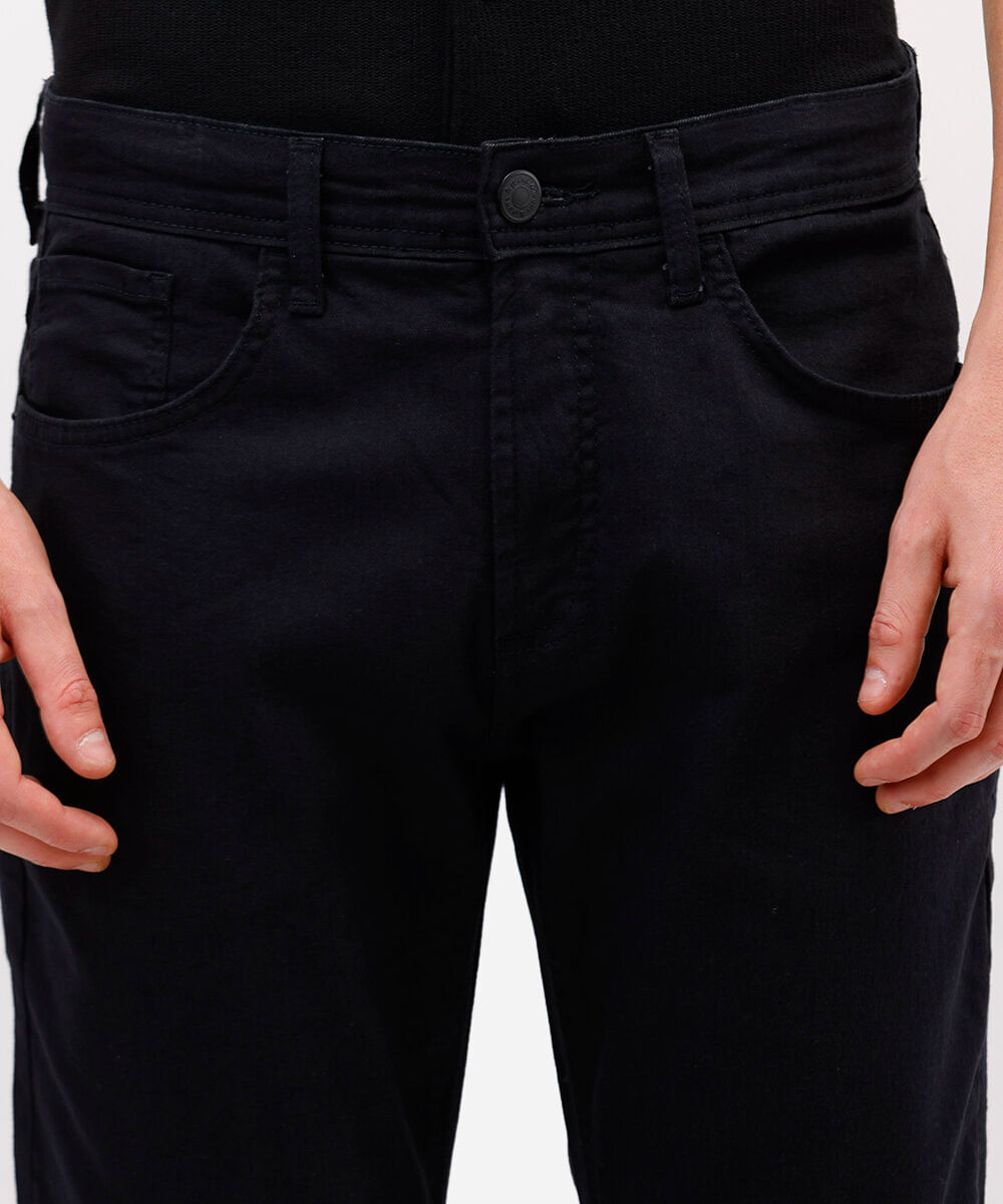 calça reta masculina de sarja com bolsos - black jeans