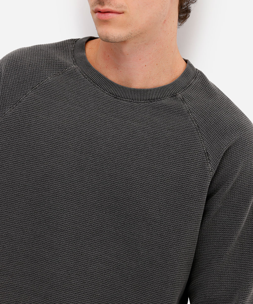 camiseta masculina de algodão raglan texturizada estonada cinza