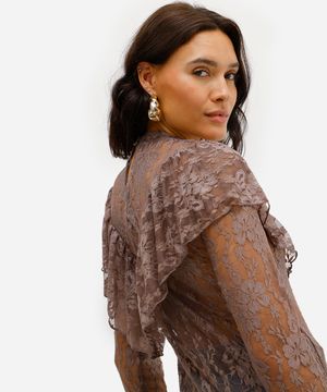 bata feminina de renda com babado floral marrom