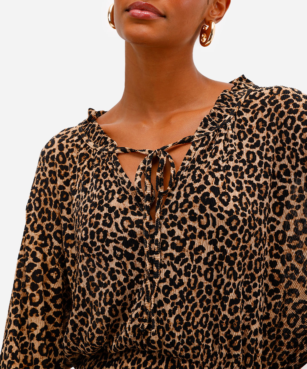 vestido midi feminino plissado animal print com cinto bege