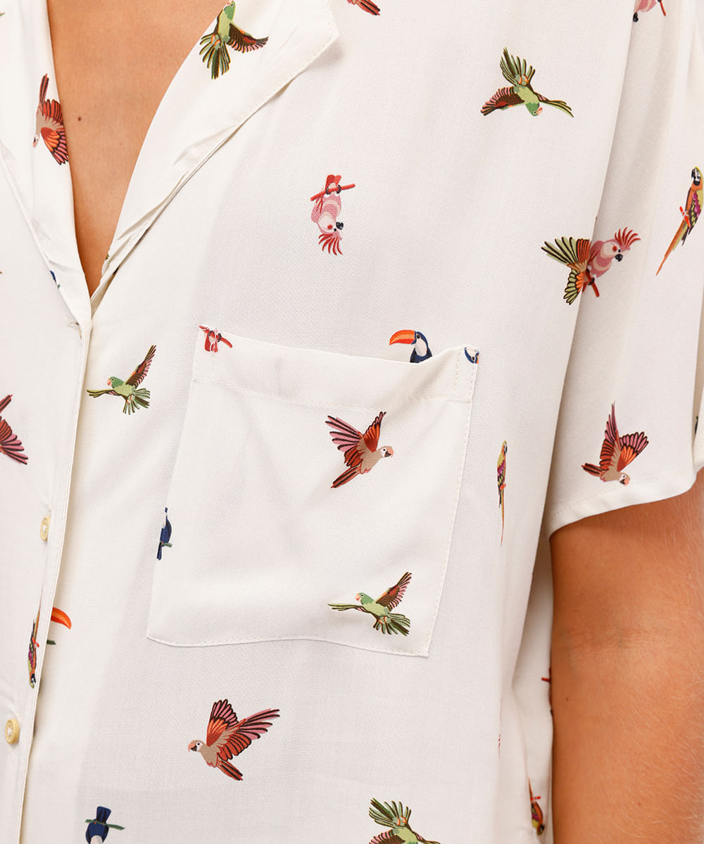 camisa feminina de viscose pássaros bege