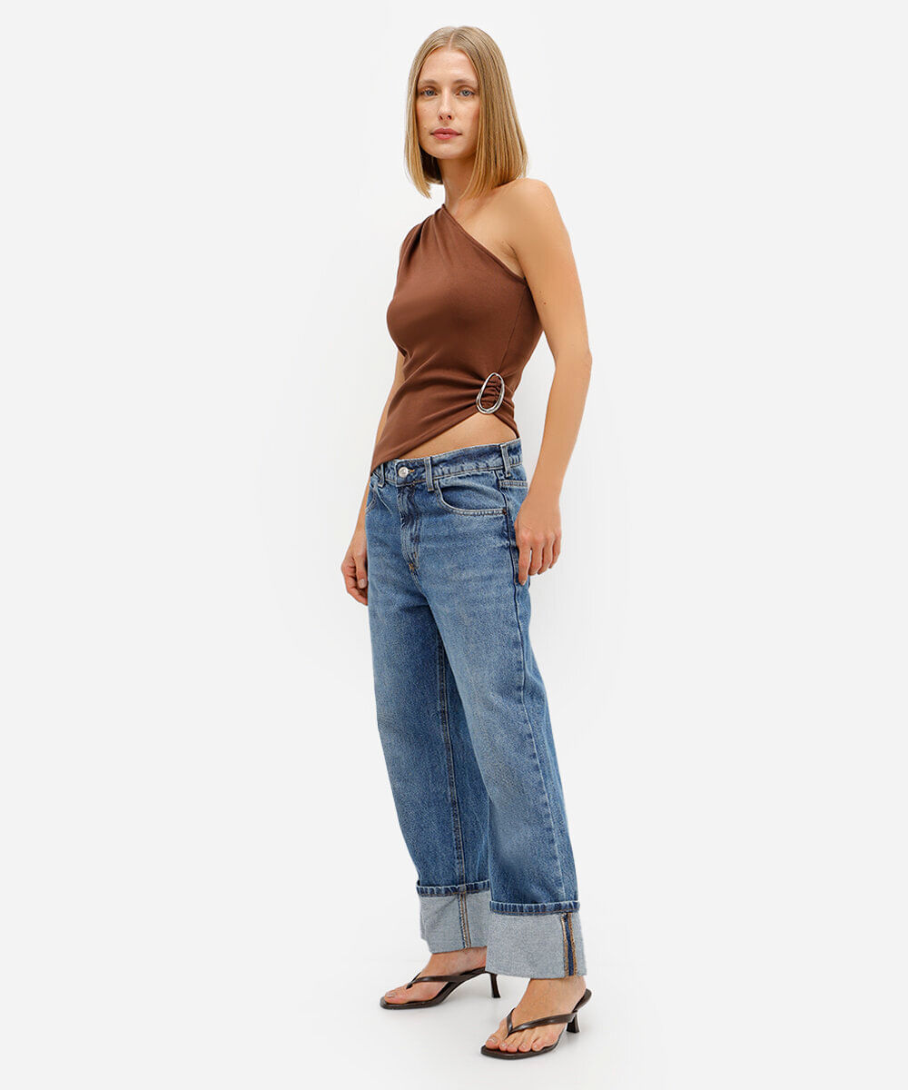 blusa ombro único feminina assimétrica marrom