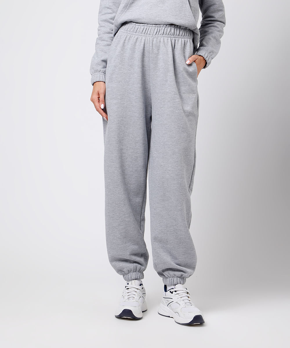 calça jogger feminina de moletom felpado com bordado mindset cinza