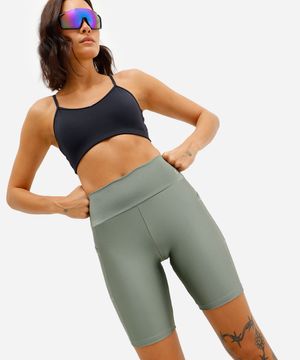 bermuda feminina esportiva ace com bolsos verde