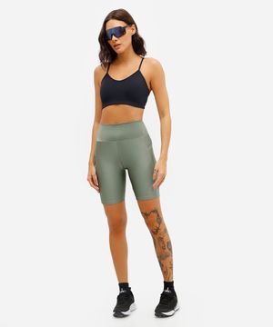 bermuda feminina esportiva ace com bolsos verde