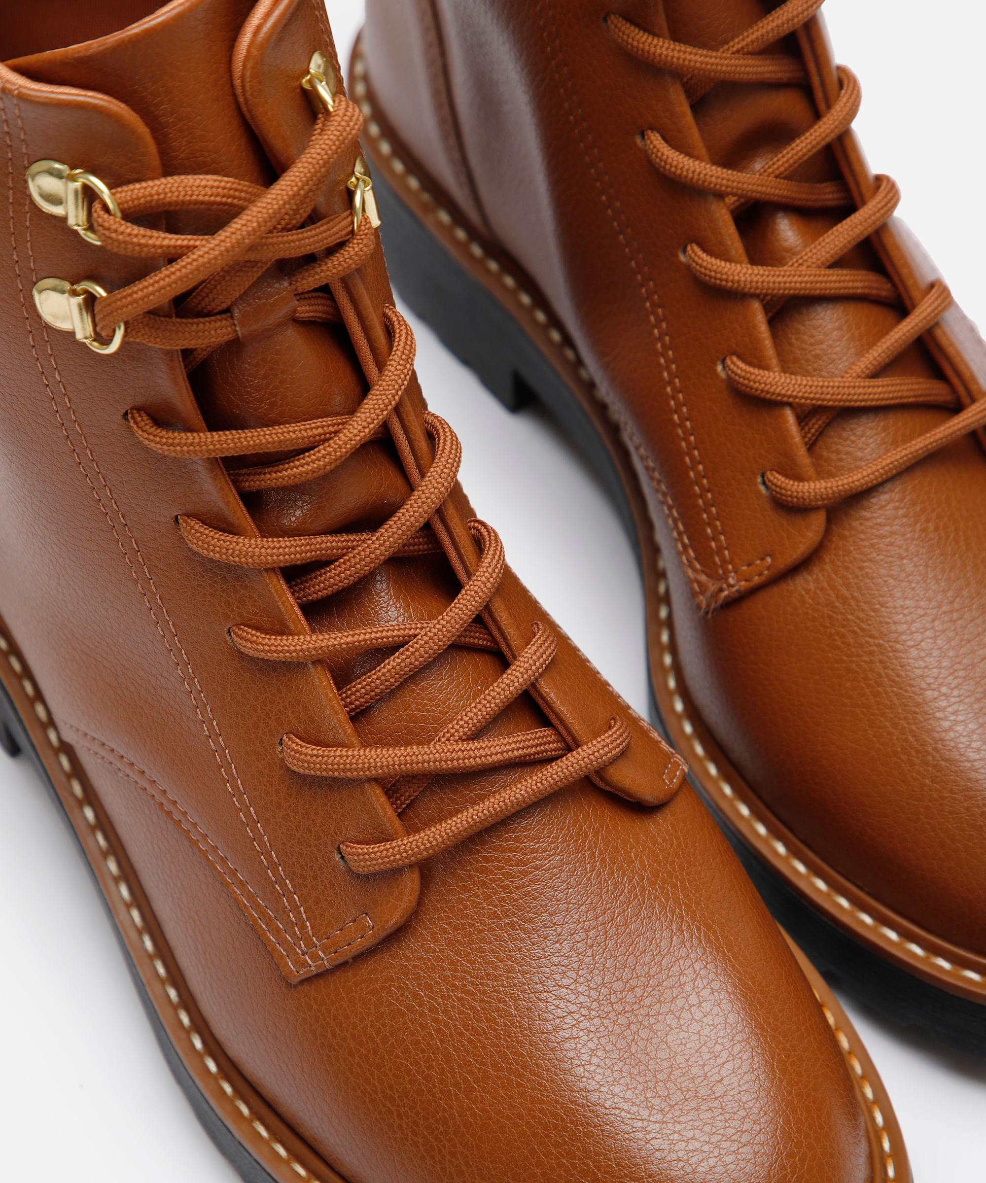 bota coturno feminina cano curto tratorada vizzano marrom