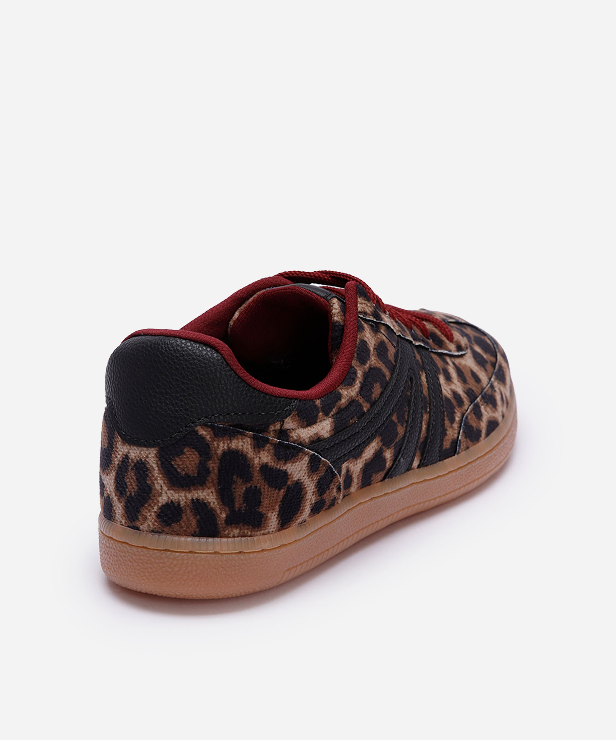 tênis bossa com recortes animal print colorido