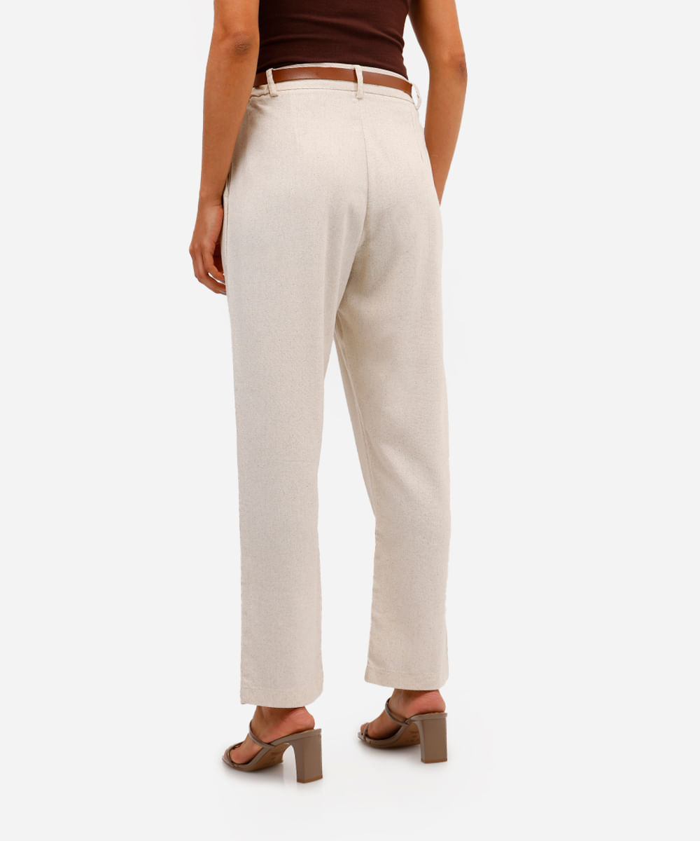 calça cenoura feminina com linho e cinto bege