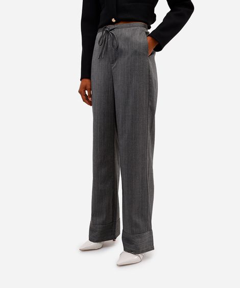 calça de alfaiataria feminina risca de giz cinza