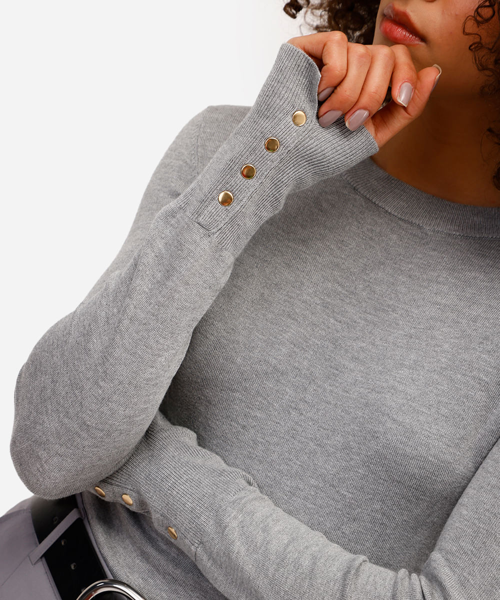 suéter de tricô com botões vinho - cinza mescla claro