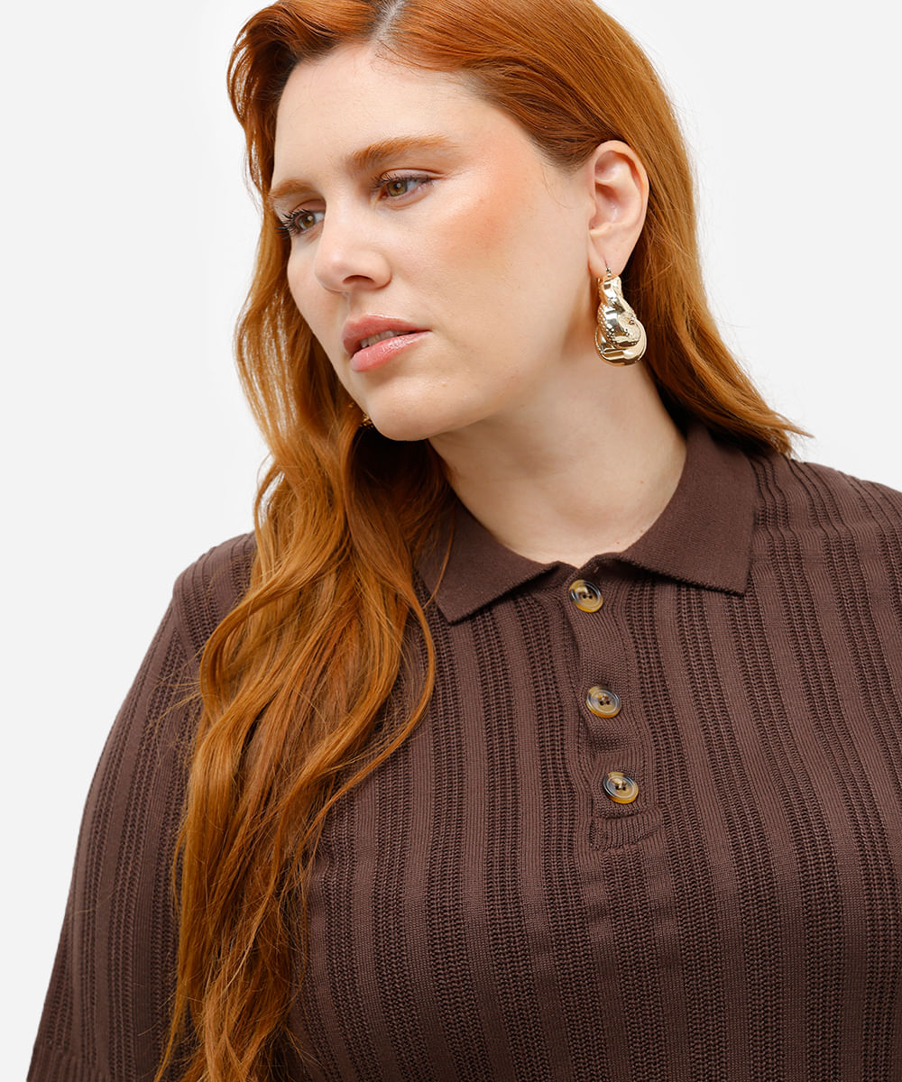 polo feminina de tricot manga curta plus size marrom