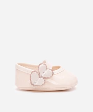sapatilha envernizada corações off white