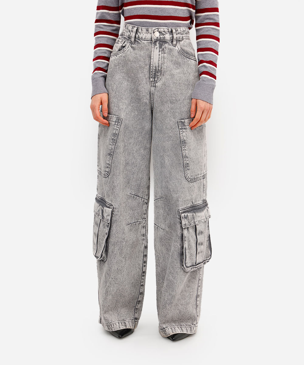 calça skater feminina jeans com bolsos cargo cinza